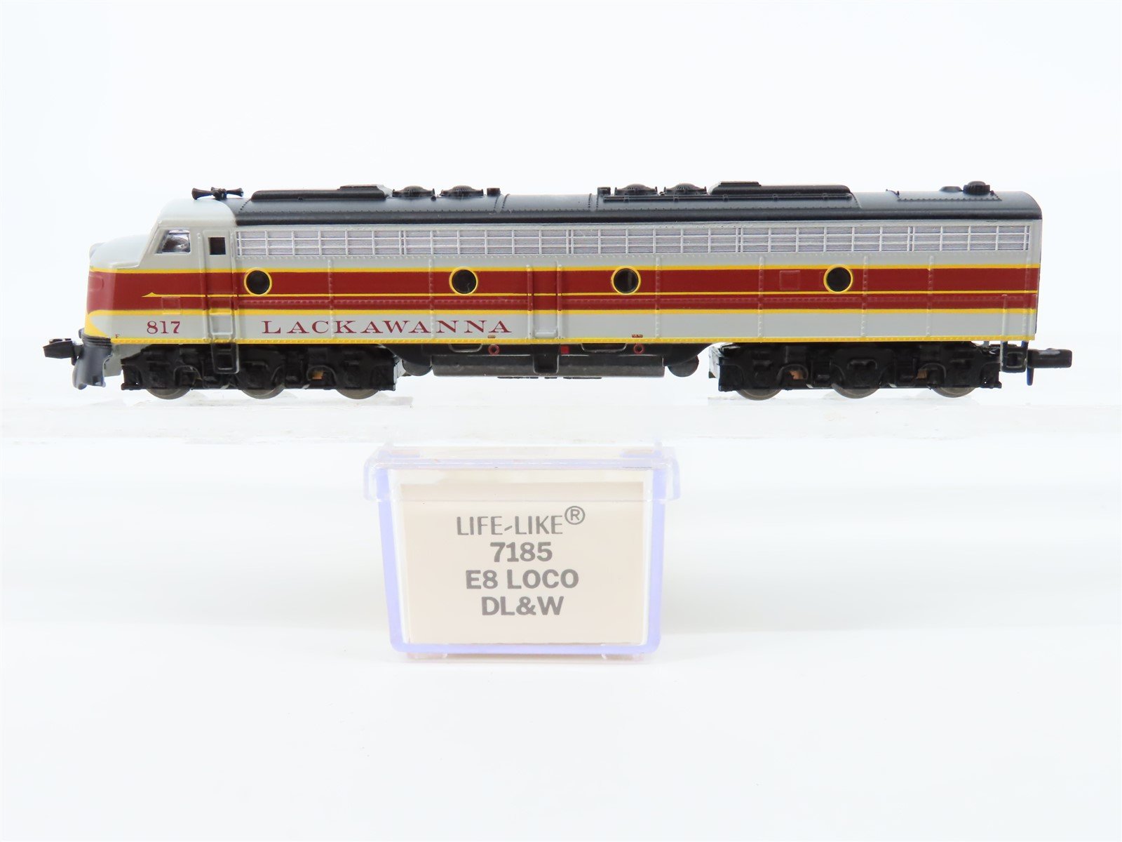 N Scale Life-Like 7185 DLW Delaware Lackawanna Western E8A Diesel Loco #817