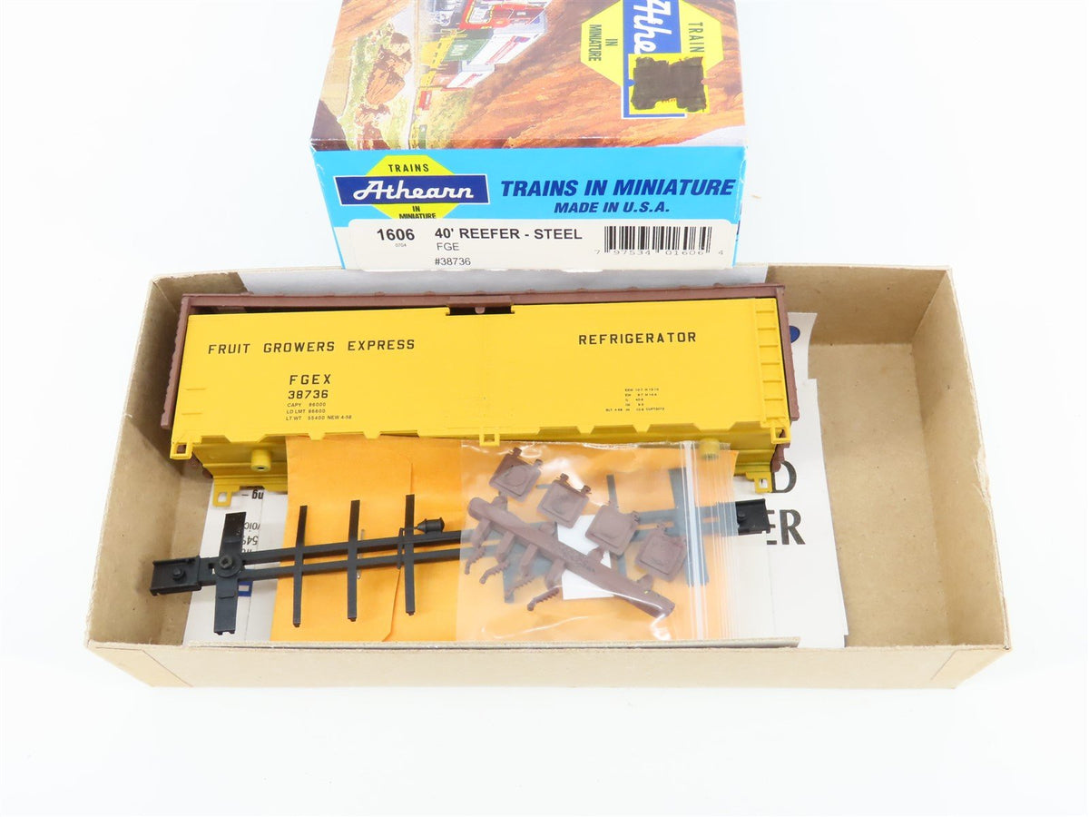 HO Scale Athearn Kit #1606 FGEX Fruit Growers Express 40&#39; Steel Reefer #38736