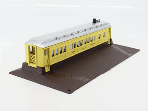 O Scale Lionel 6-12771 Operating Roadside Diner Yellow/Silver