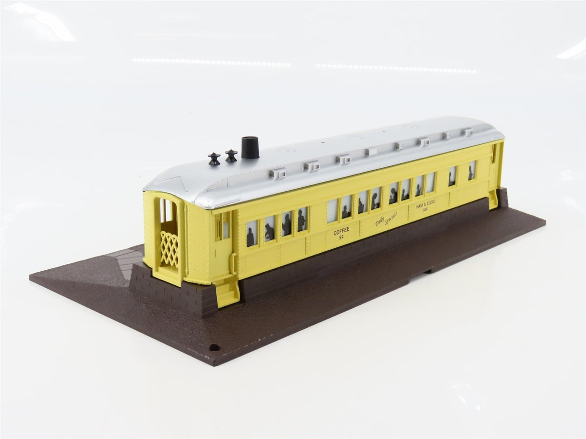 O Scale Lionel 6-12771 Operating Roadside Diner Yellow/Silver