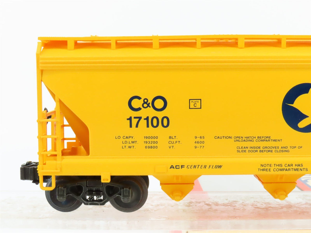 O Gauge 3-Rail Lionel 6-17100 C&amp;O Chessie System ACF 3-Bay Covered Hopper #17100