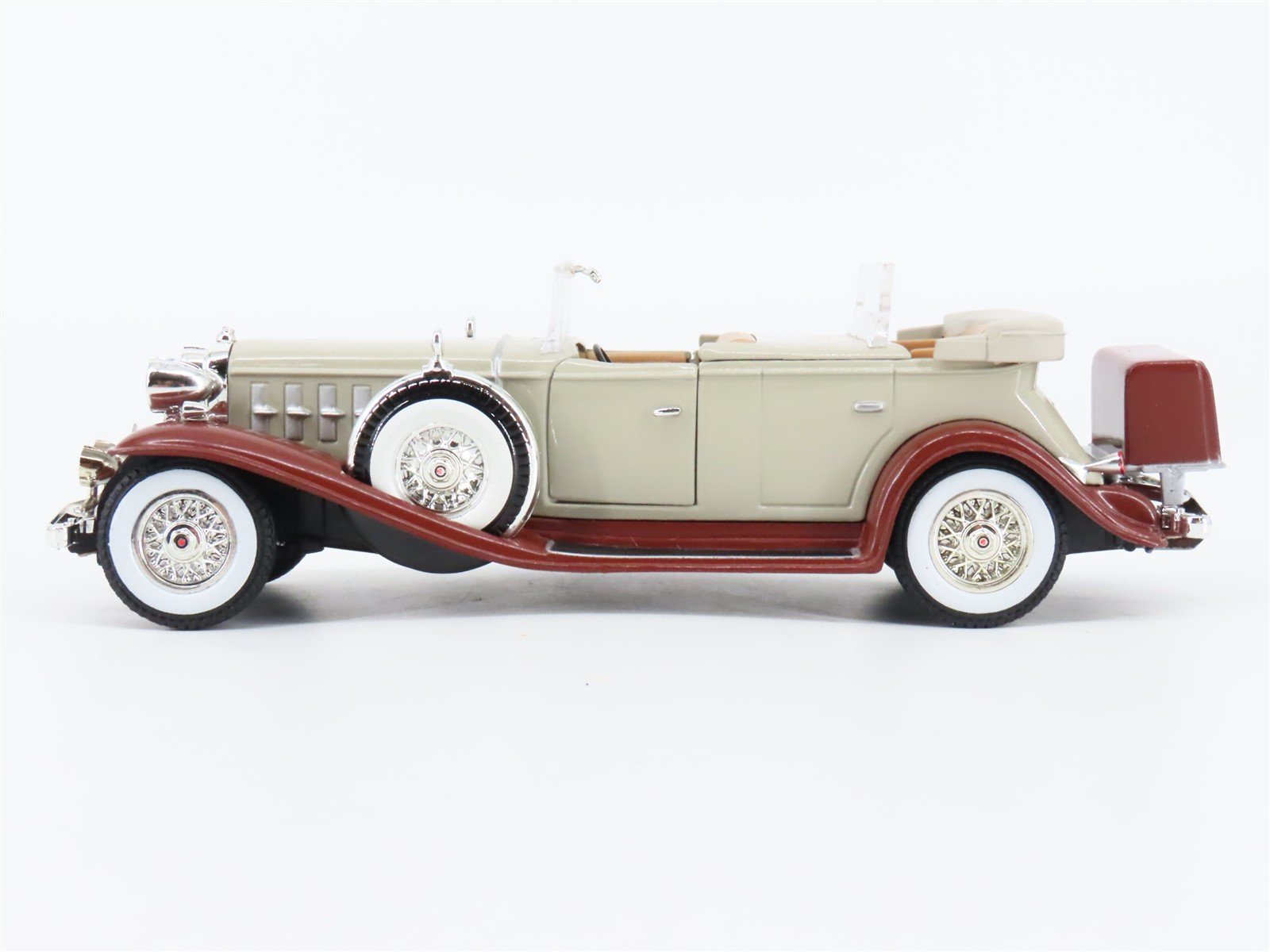 1/32 National Motor Museum 10103 Die-Cast 1932 Cadillac Sport Phaeton Model Car