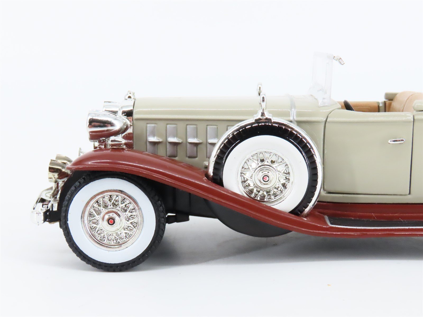 1/32 National Motor Museum 10103 Die-Cast 1932 Cadillac Sport Phaeton Model Car