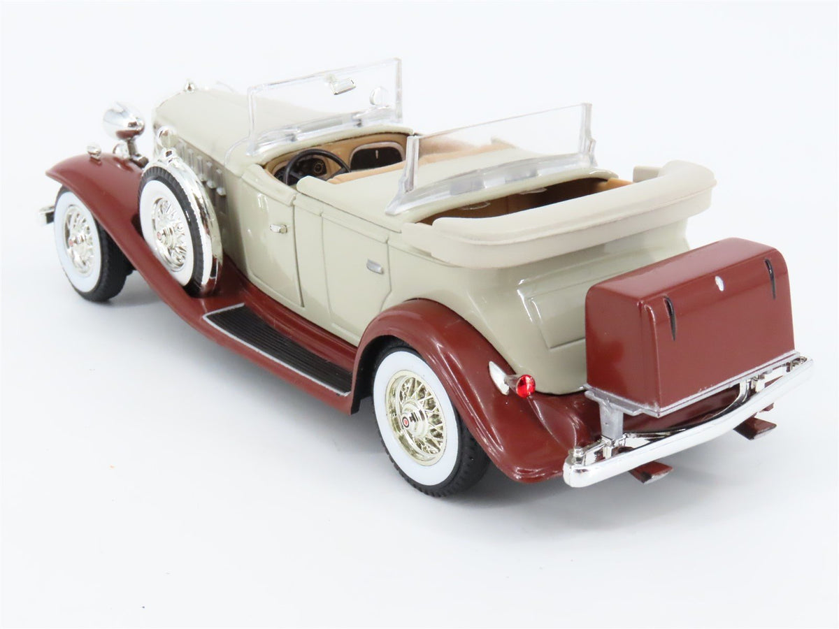 1/32 National Motor Museum 10103 Die-Cast 1932 Cadillac Sport Phaeton Model Car