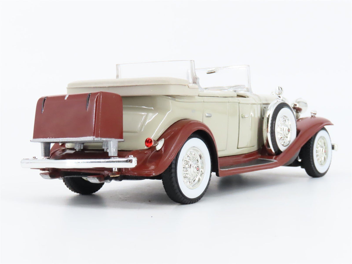 1/32 National Motor Museum 10103 Die-Cast 1932 Cadillac Sport Phaeton Model Car