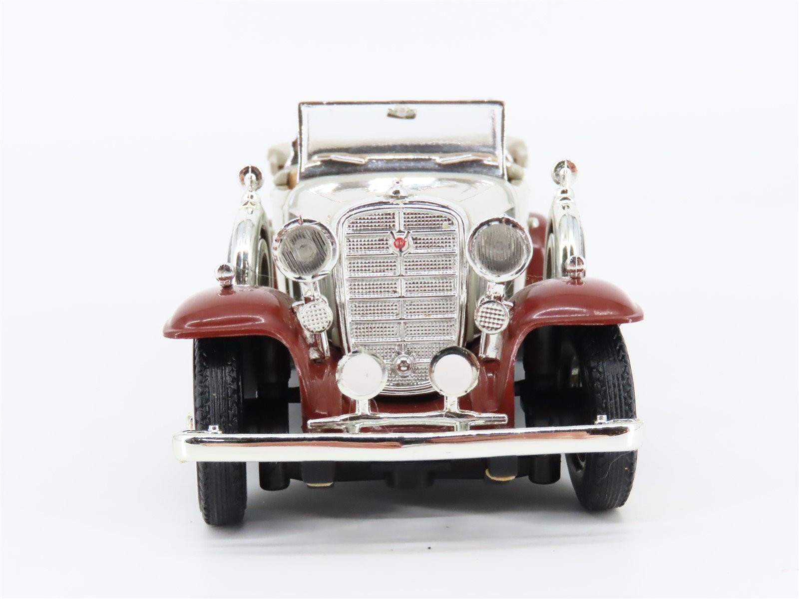 1/32 National Motor Museum 10103 Die-Cast 1932 Cadillac Sport Phaeton Model Car