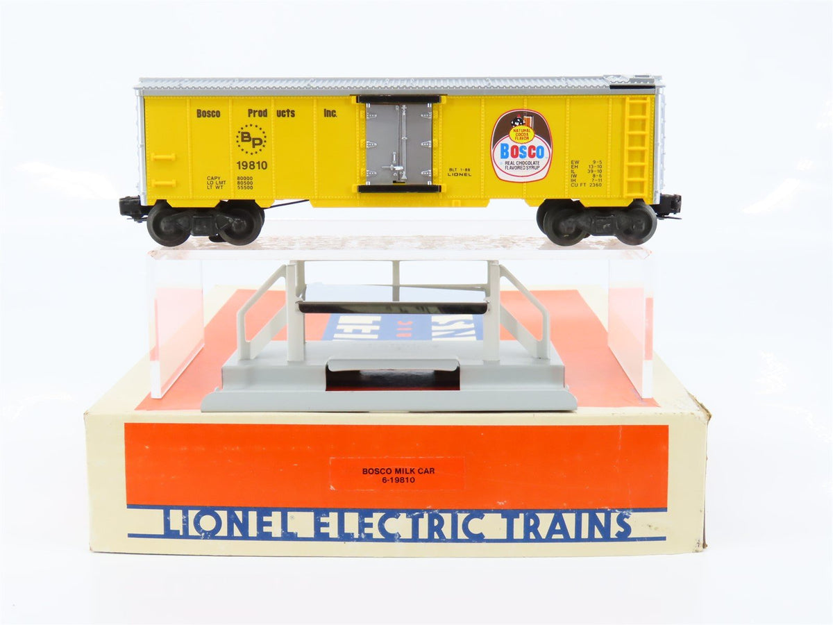 O Gauge 3-Rail Lionel 6-19810 Bosco Operating Milk Car #19810 w/ Platform &amp; Cans