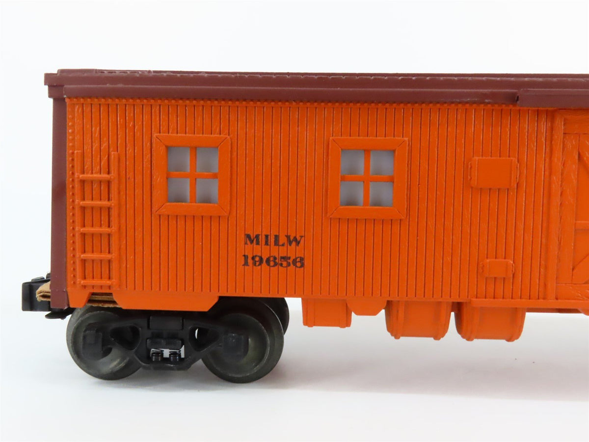 O Gauge 3-Rail Freight Lionel 6-19656 MILW Milwaukee Road Bunk Car w/ Smoke