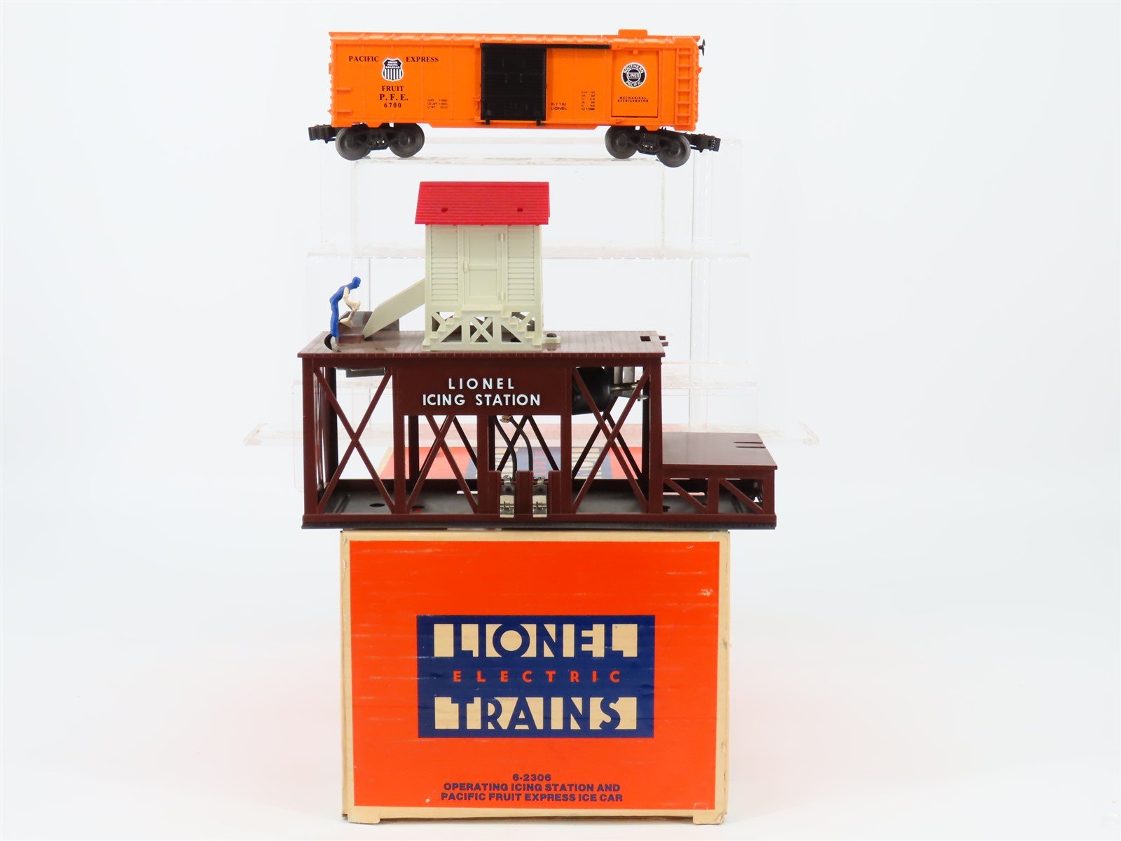 O Scale Lionel 6-2306 Operating Icing Station w/PFE Pacific Fruit Express Reefer