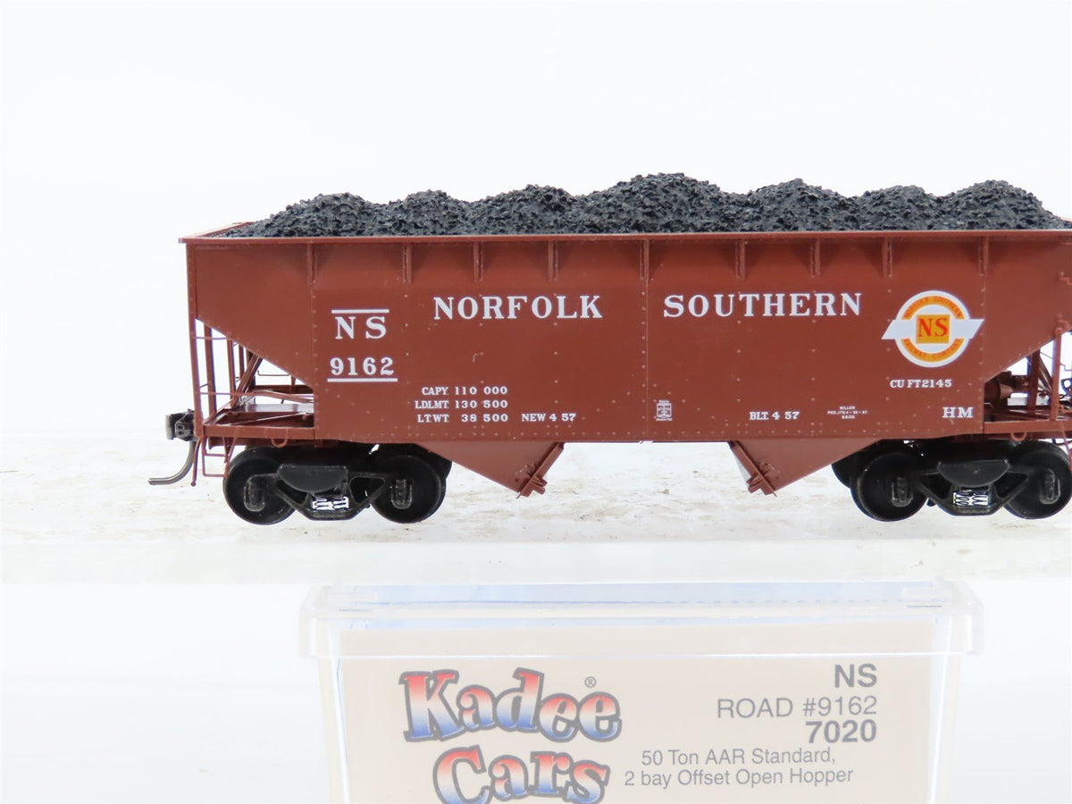 HO Scale Kadee Cars #7020 NS Norfolk Southern 2-Bay Hopper #9162 w/ Load