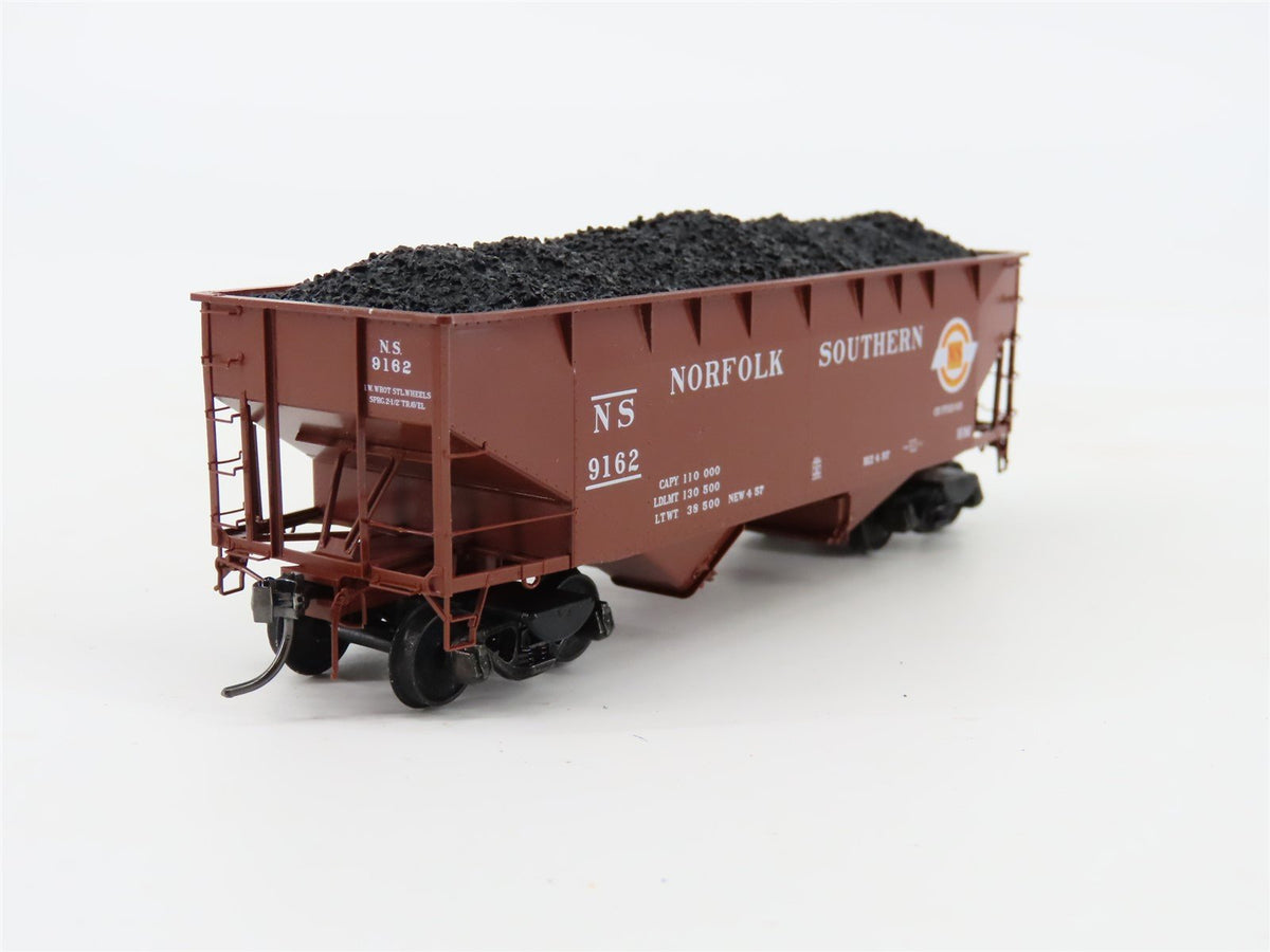 HO Scale Kadee Cars #7020 NS Norfolk Southern 2-Bay Hopper #9162 w/ Load