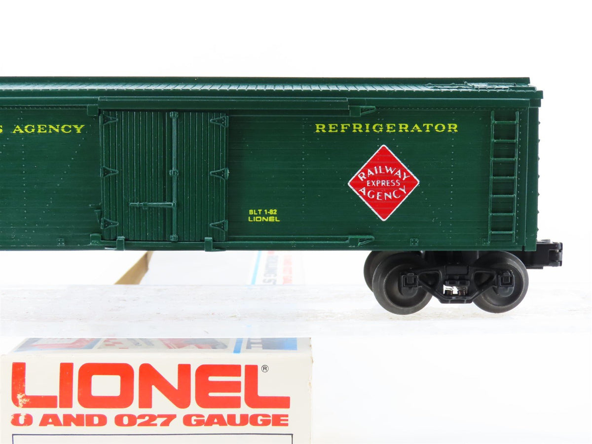 O/O27 Gauge 3-Rail Lionel #6-5709 REX Railway Express Agency Reefer #5709