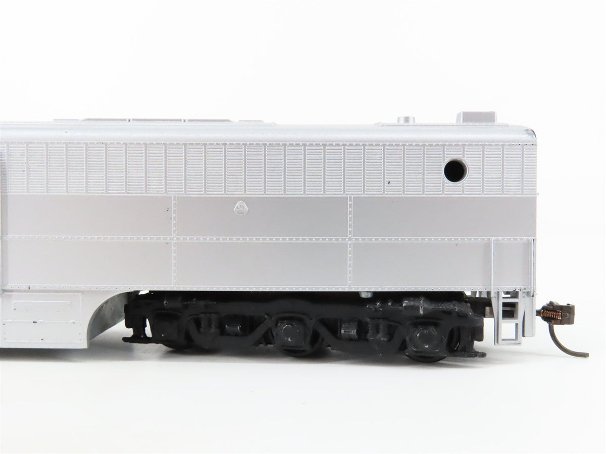 HO Scale Athearn Undecorated Silver PB-1 Diesel Locomotive Unpowered