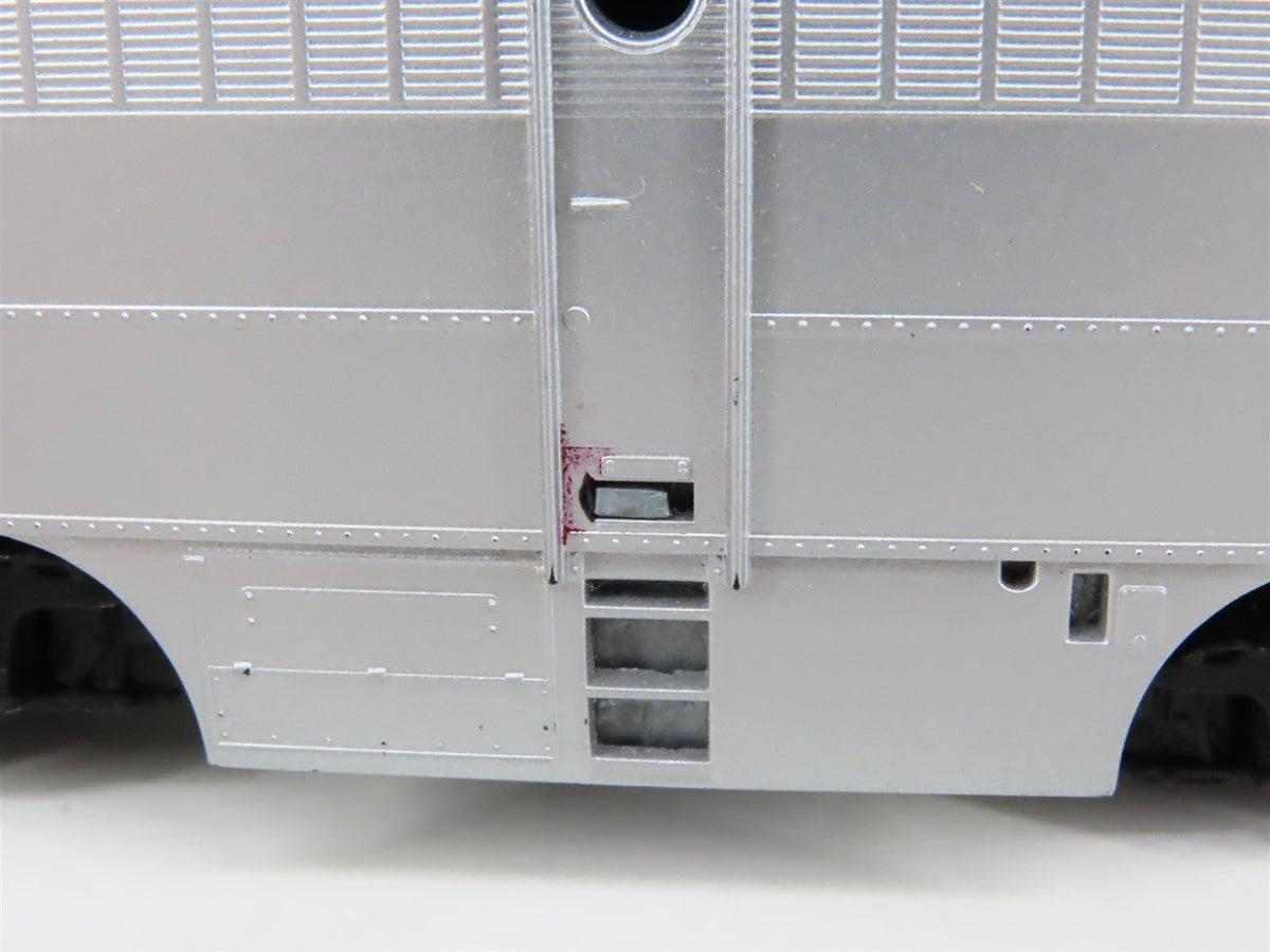 HO Scale Athearn Undecorated Silver PB-1 Diesel Locomotive Unpowered