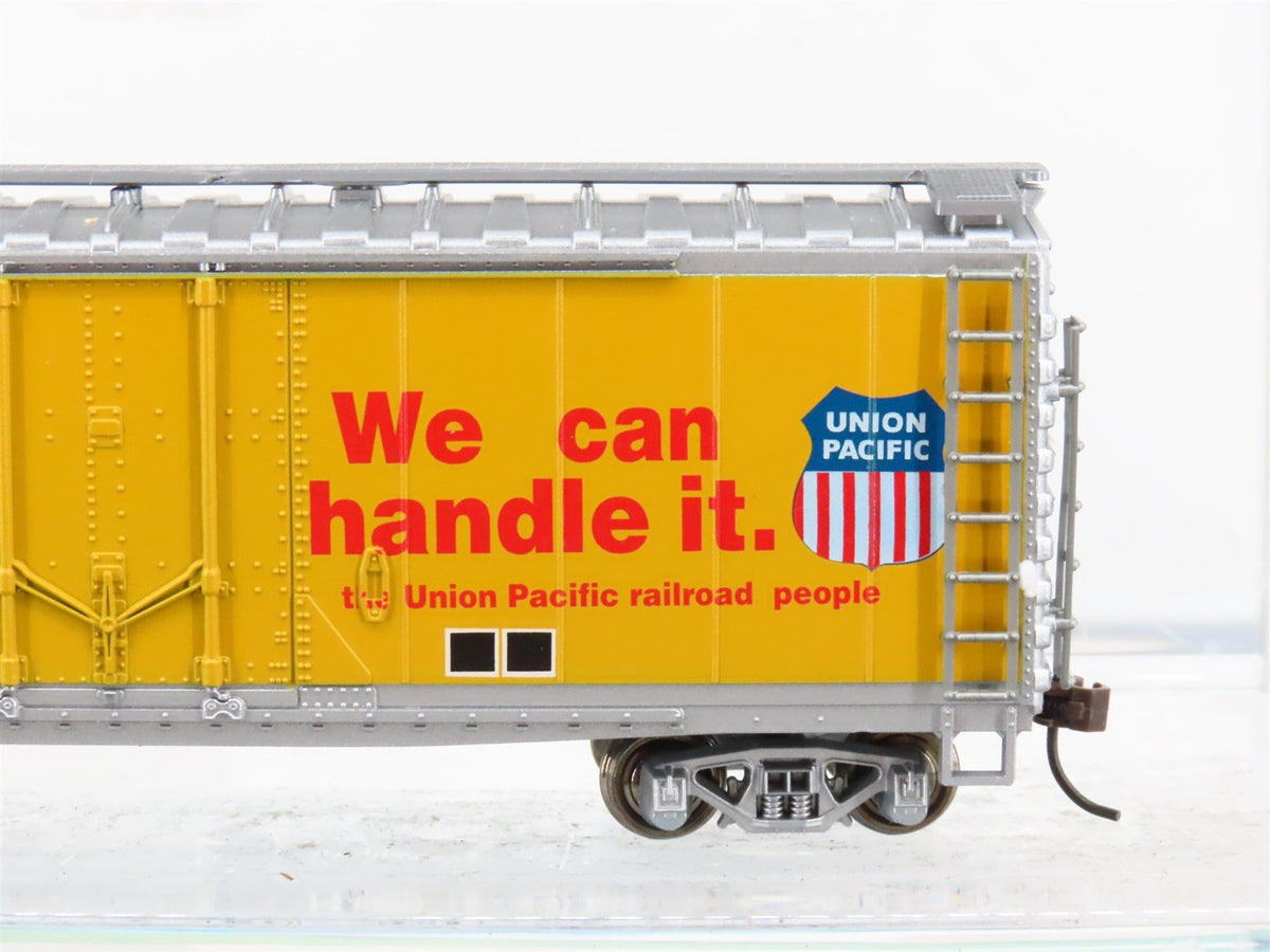 HO Scale Roco 41901 UP Union Pacific Diesel Train Set w/ DCC, Cars &amp; Track