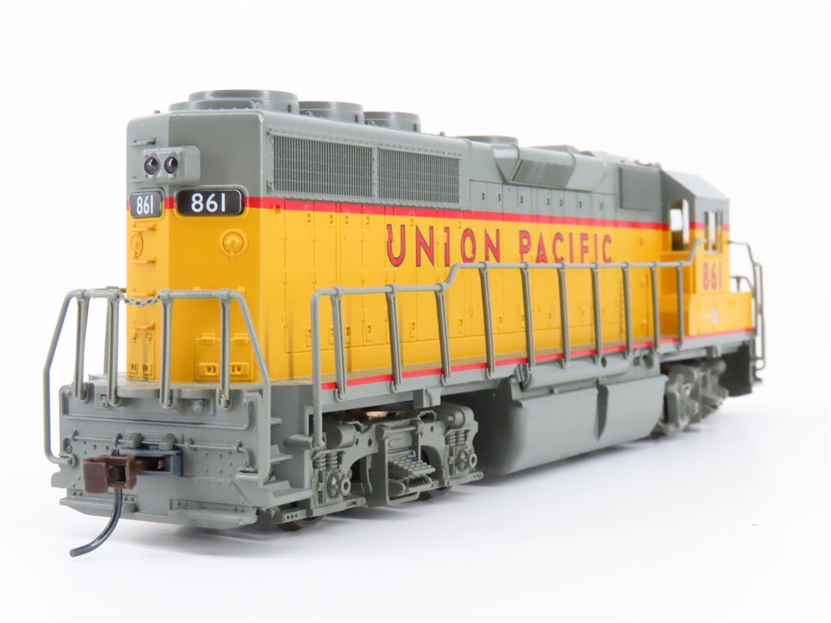 HO Scale Roco 41901 UP Union Pacific Diesel Train Set w/ DCC, Cars &amp; Track