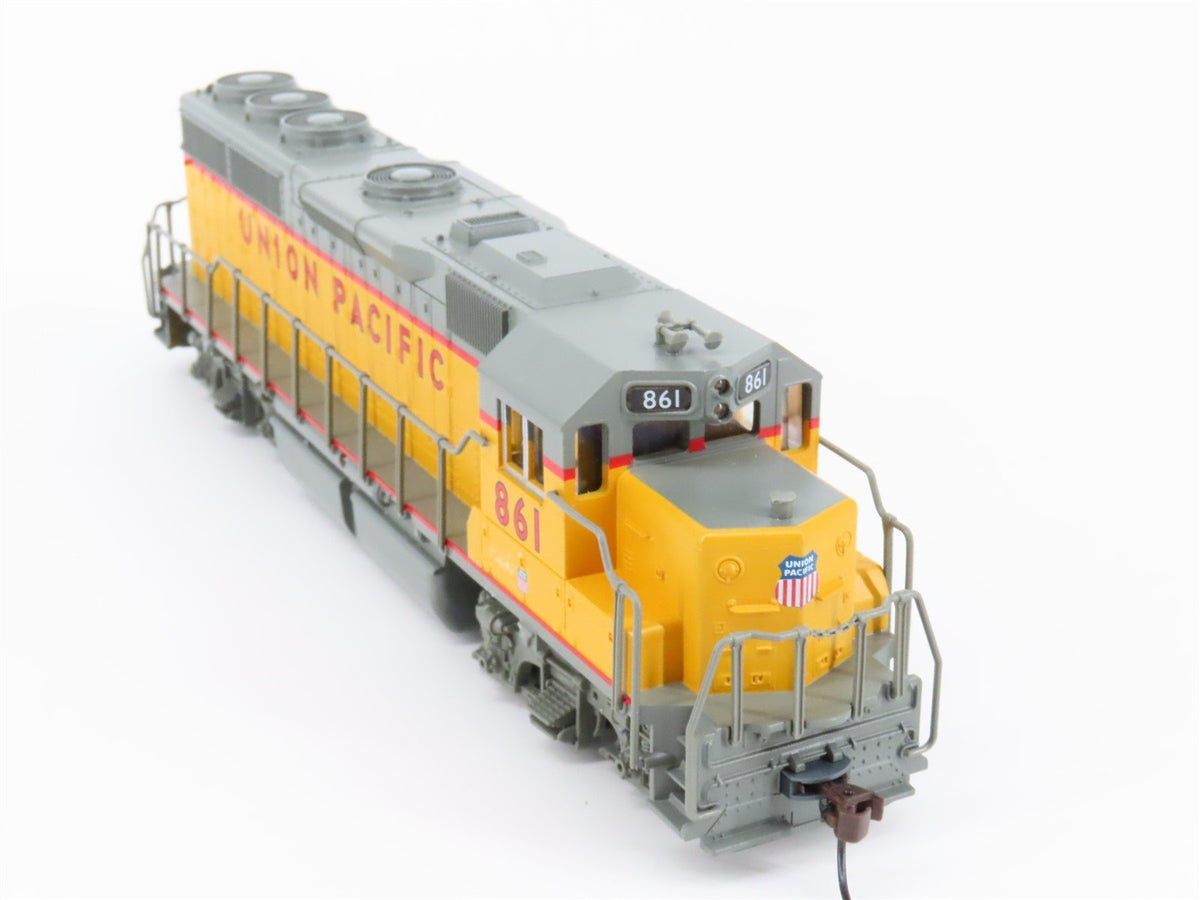 HO Scale Roco 41901 UP Union Pacific Diesel Train Set w/ DCC, Cars &amp; Track