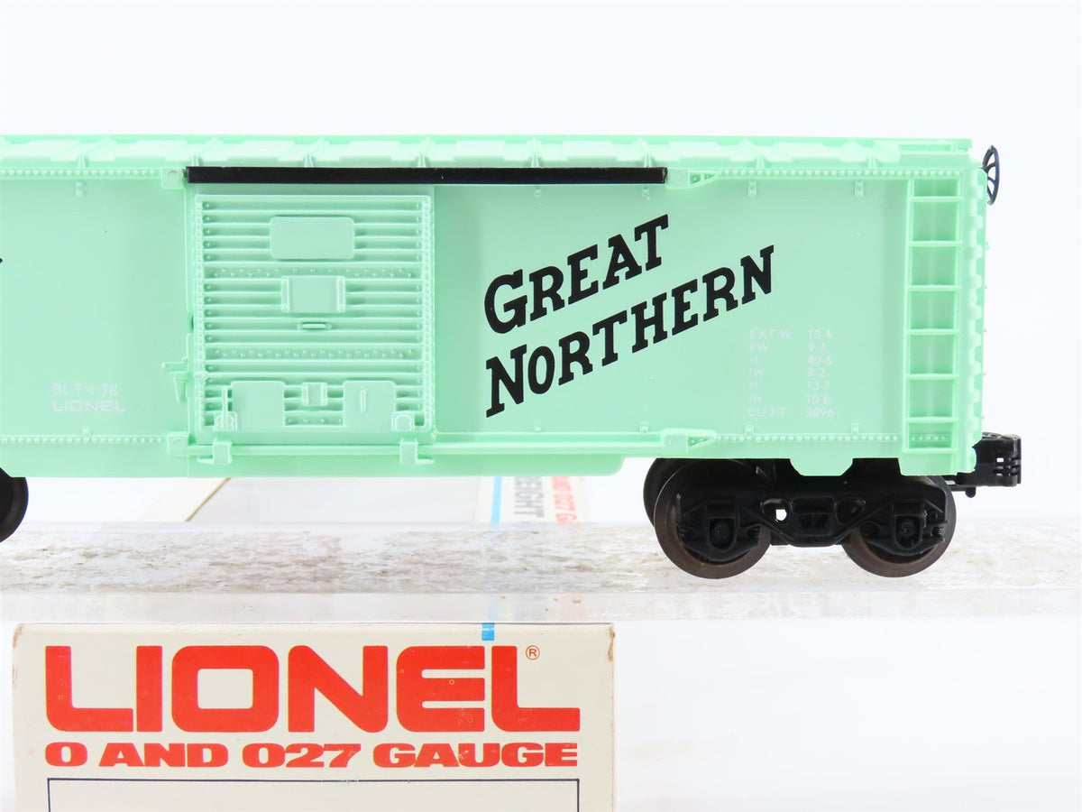 O Gauge 3-Rail Lionel 6-9401 GN Great Northern Single Door Box Car #9401