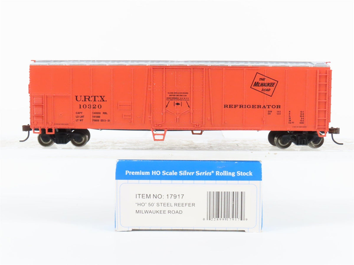 HO Scale Bachmann Silver Series 17917 URTX Milwaukee Road 50&#39; Steel Reefer 10320