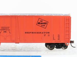 HO Scale Bachmann Silver Series 17917 URTX Milwaukee Road 50' Steel Reefer 10320