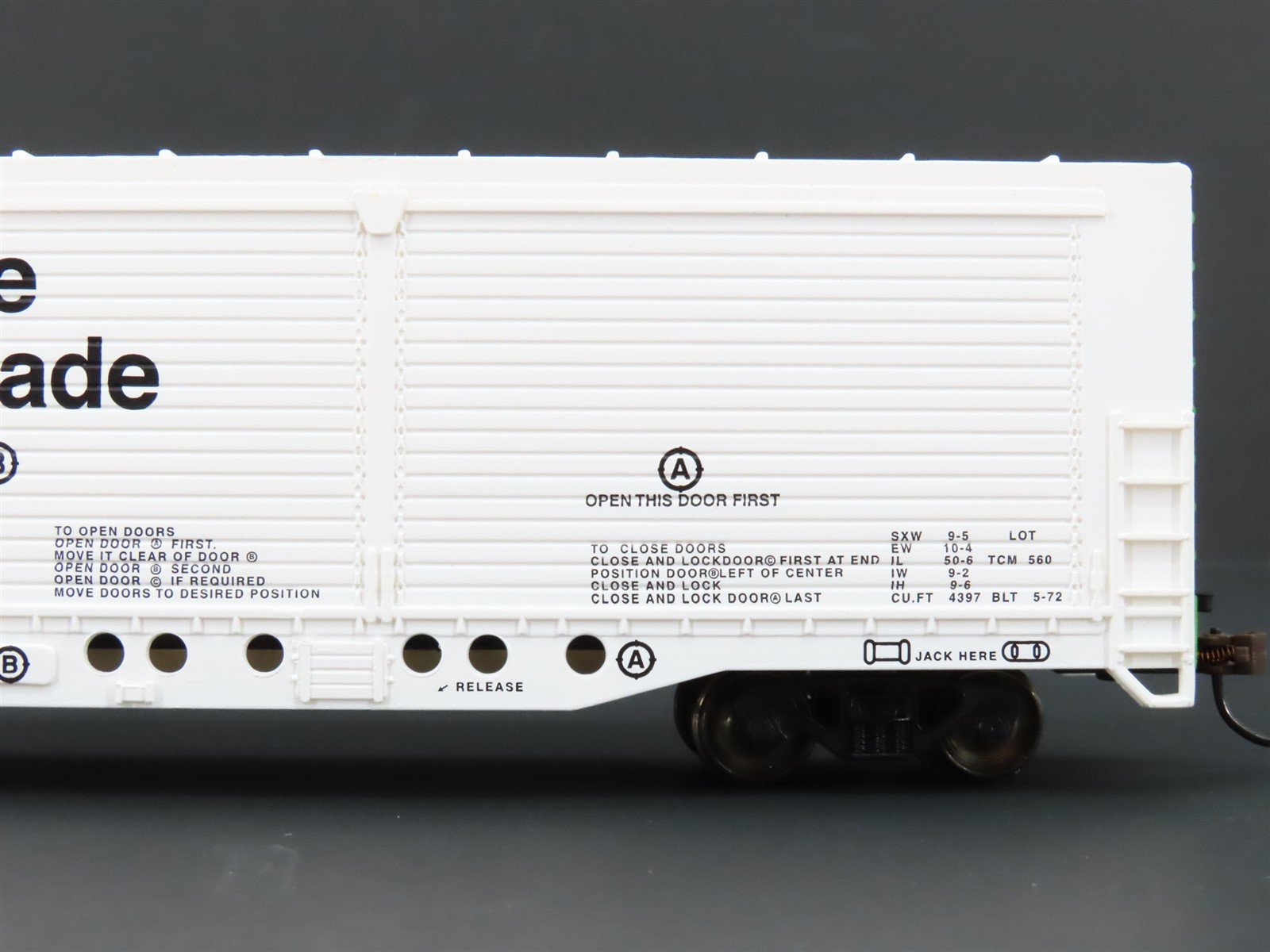 HO Scale Bachmann Silver #18139 MD&W Boise Cascade Evans All Door Box Car #3040