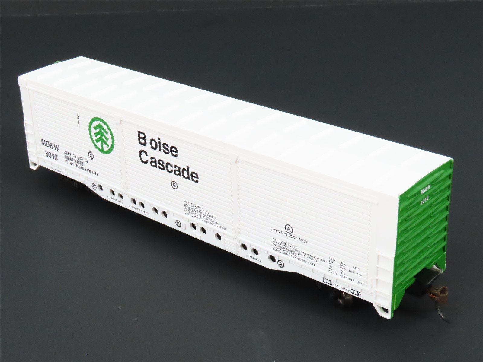 HO Scale Bachmann Silver #18139 MD&W Boise Cascade Evans All Door Box Car #3040
