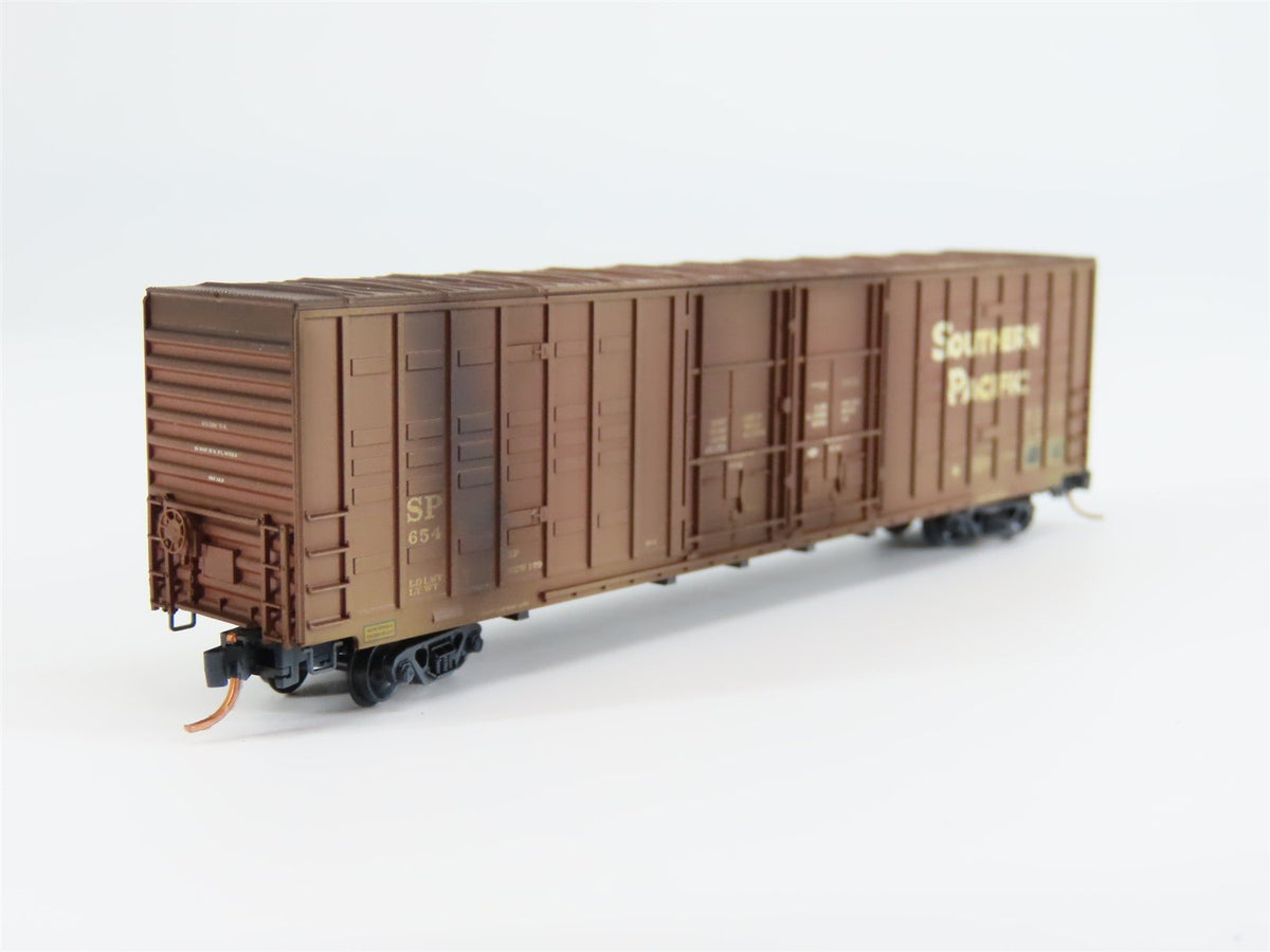 N Micro-Trains MTL 10352100 SP Southern Pacific 60&#39; Box Car #654809 - Weathered