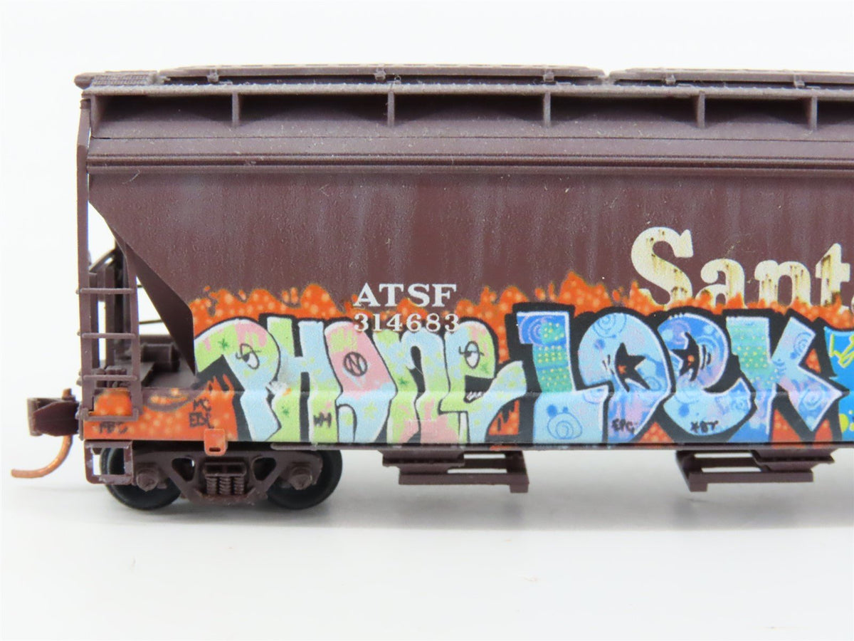 N Scale Micro-Trains MTL 09444100 ATSF Railway 3 Bay Hopper Car 314683 Weathered