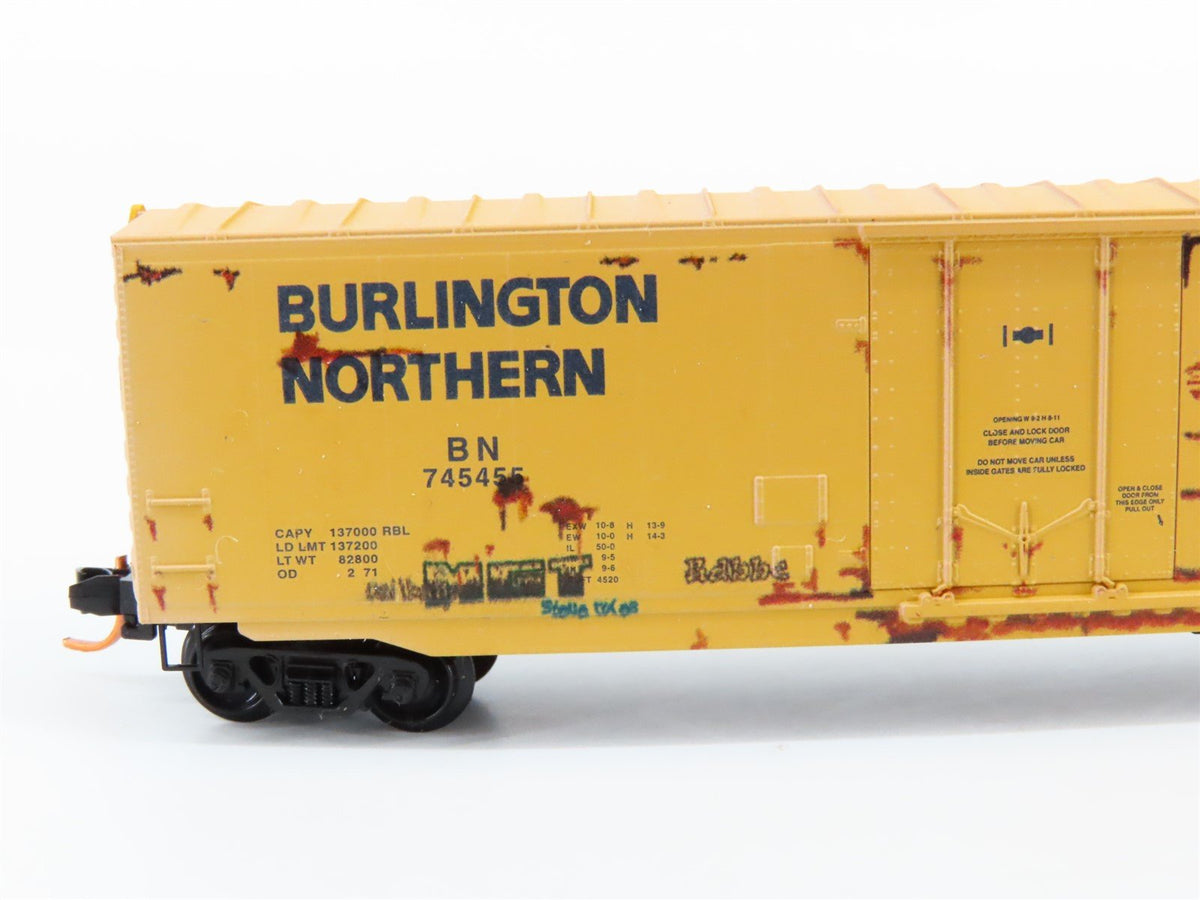 N Scale Micro-Trains MTL 03844162 BN 50&#39; Plug Door Box Car #745455 w/ Graffiti