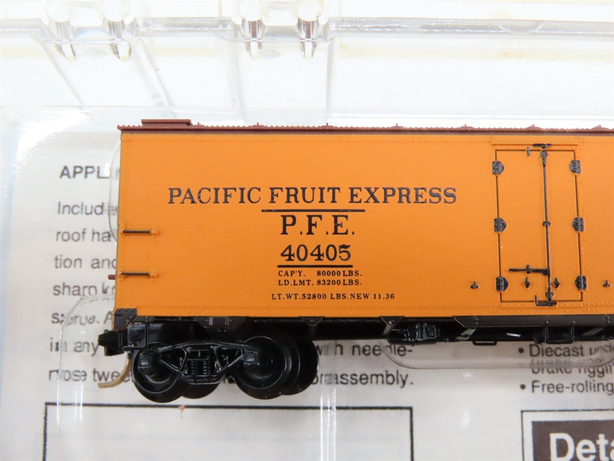 N Micro-Trains MTL 59012 PFE Pacific Fruit Express 40&#39; Steel Reefers 3-Car Set