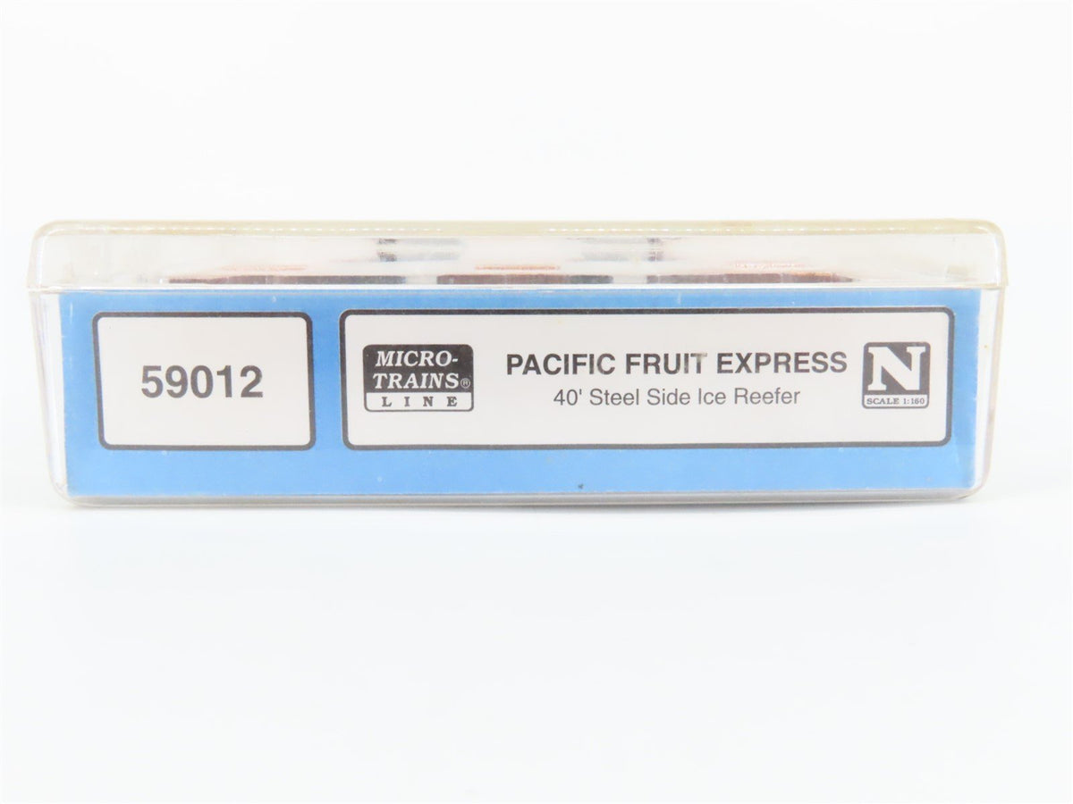 N Micro-Trains MTL 59012 PFE Pacific Fruit Express 40&#39; Steel Reefers 3-Car Set