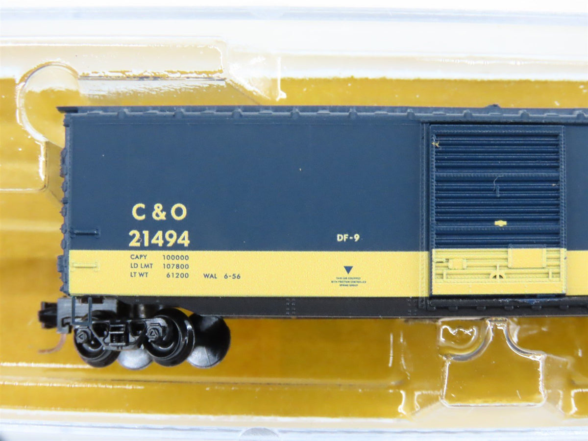 Z Scale Micro-Trains MTL 50500426 C&amp;O The Chessie Route 50&#39; Box Car #21494