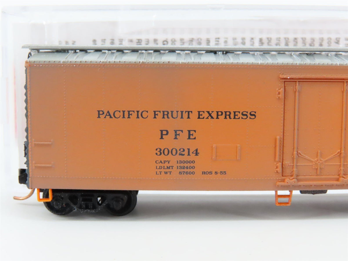 N Scale Micro-Trains MTL 06951190 PFE/UP Steel Reefer Car #300214 Weathered