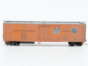 N Scale Micro-Trains MTL 06951190 PFE/UP Steel Reefer Car #300214 Weathered