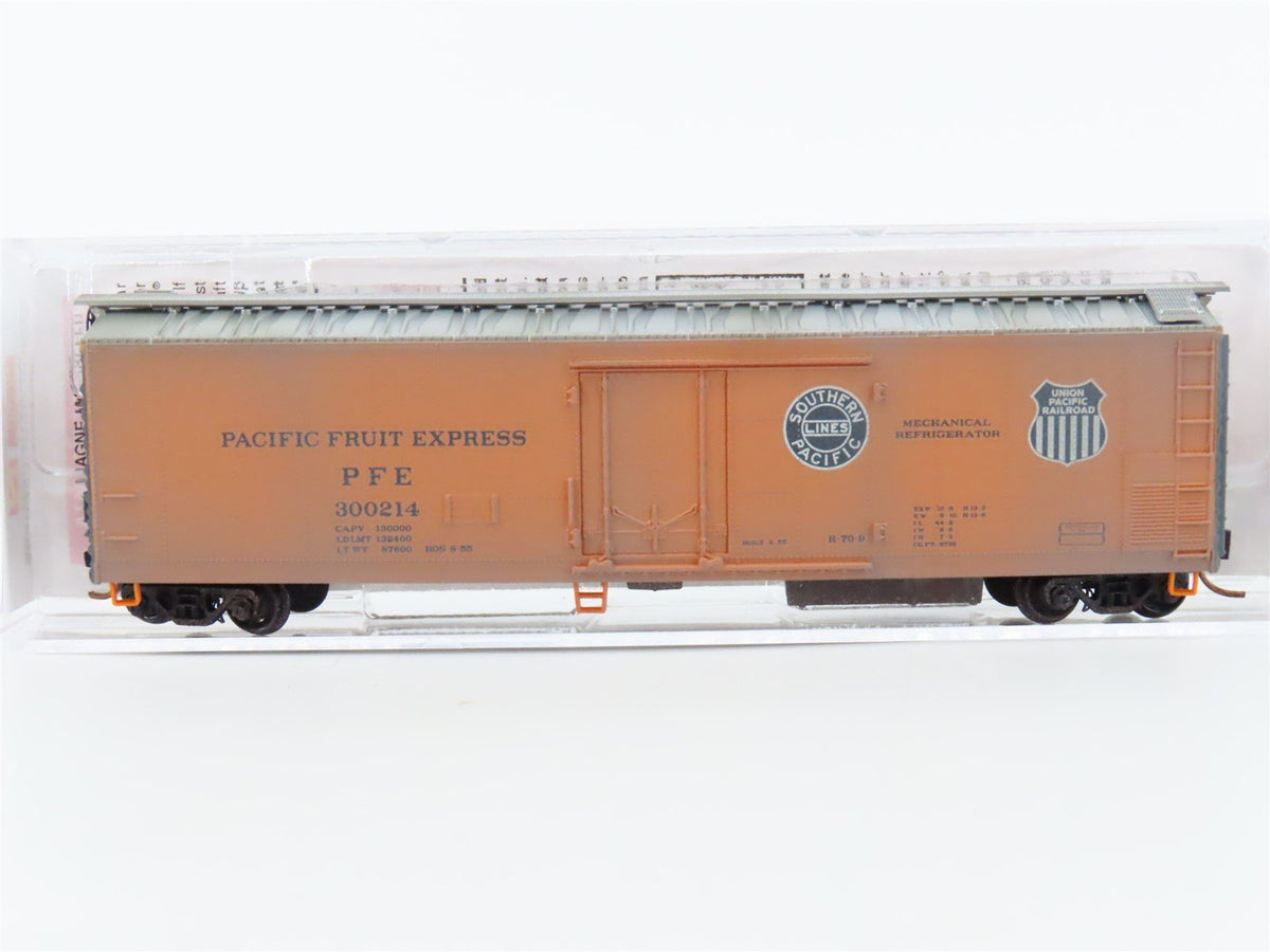 N Scale Micro-Trains MTL 06951190 PFE/UP Steel Reefer Car #300214 Weathered