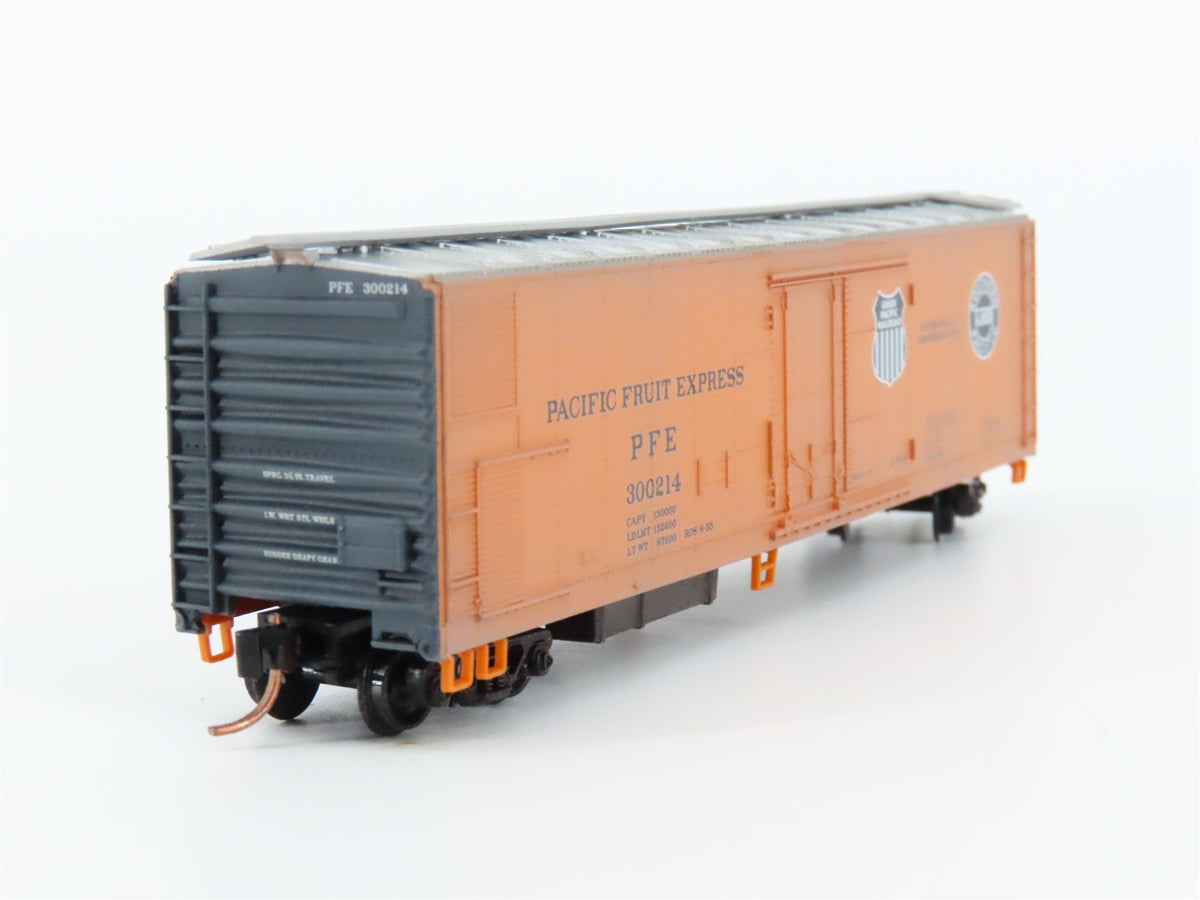 N Scale Micro-Trains MTL 06951190 PFE/UP Steel Reefer Car #300214 Weathered