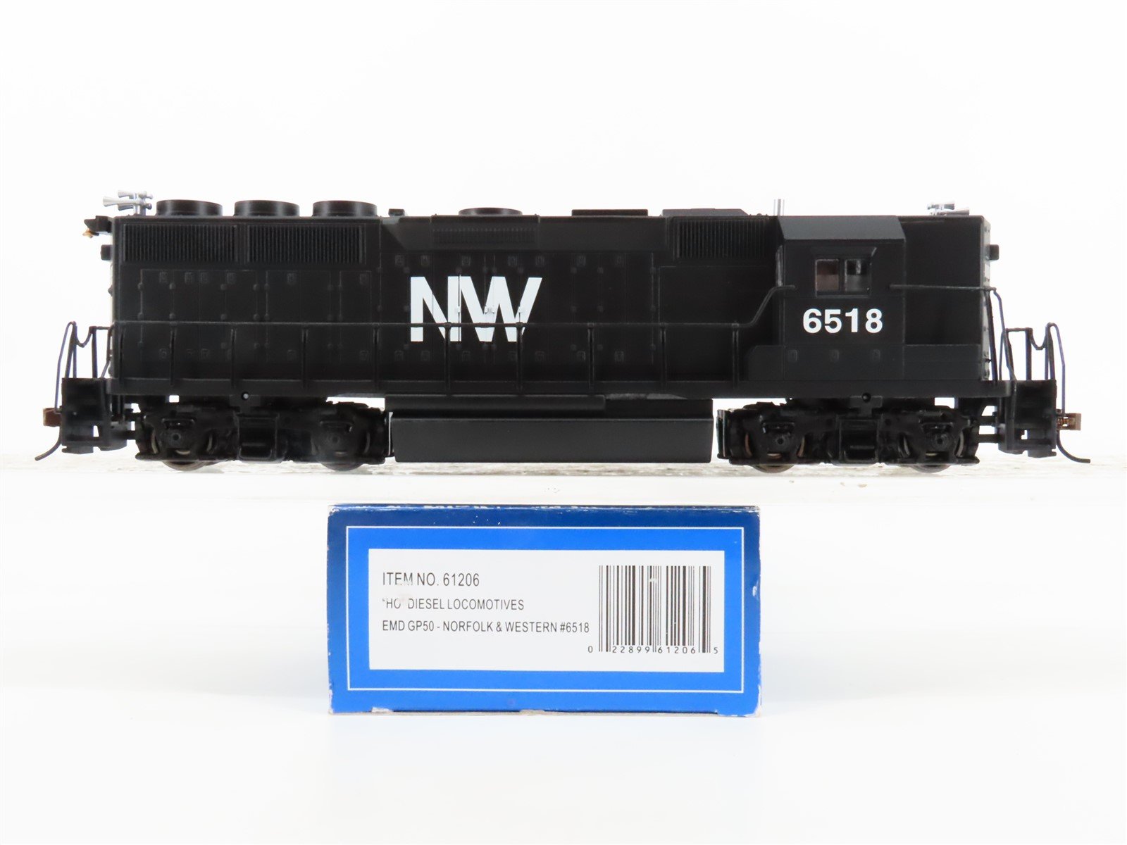 HO Scale Bachmann 61206 N&W Norfolk & Western EMD GP50 Diesel #6518