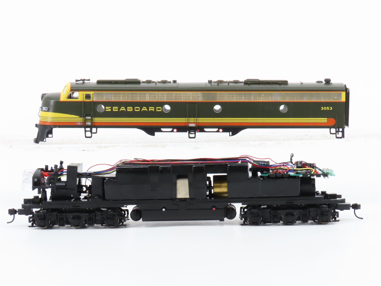 HO Scale Proto 2000 SAL Seaboard Air Line EMD E8/9A Diesel #3053 - BAD GEARS