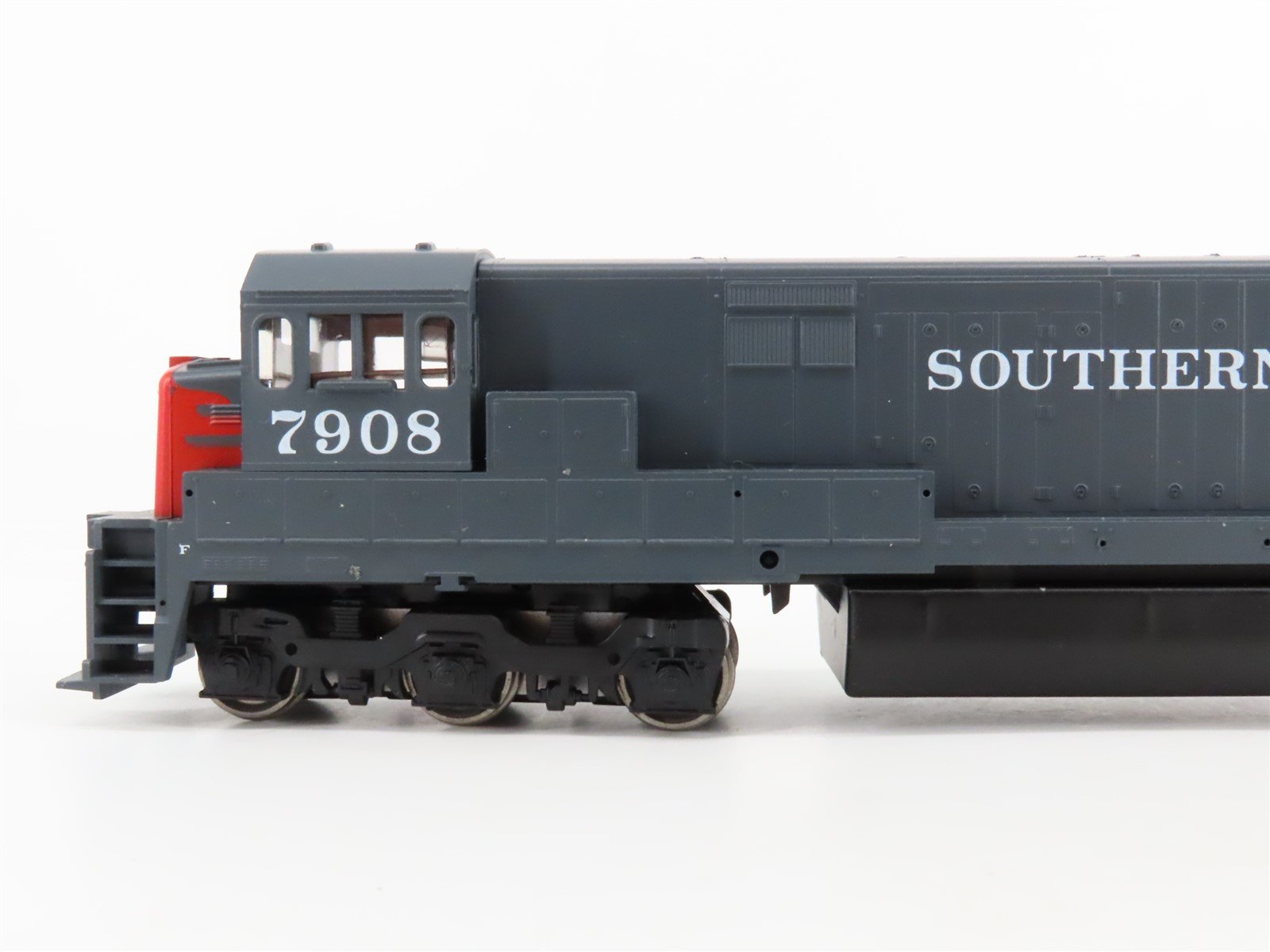 HO scale good Attearn U33C custom painted and detailed