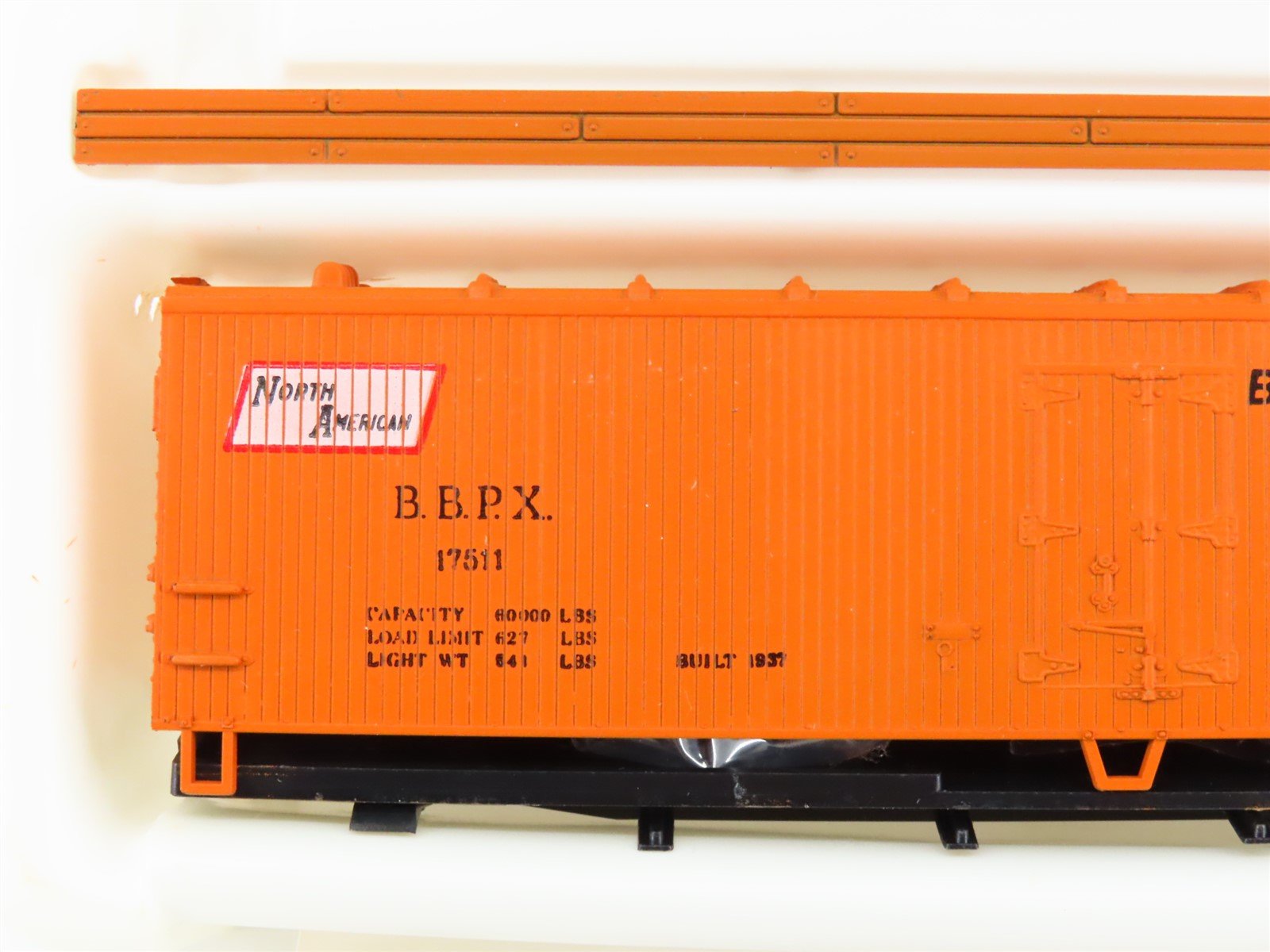 HO Scale Train-Miniature 8109 BBPX Blue Ribbon Beef Packing Reefer #17511 Kit