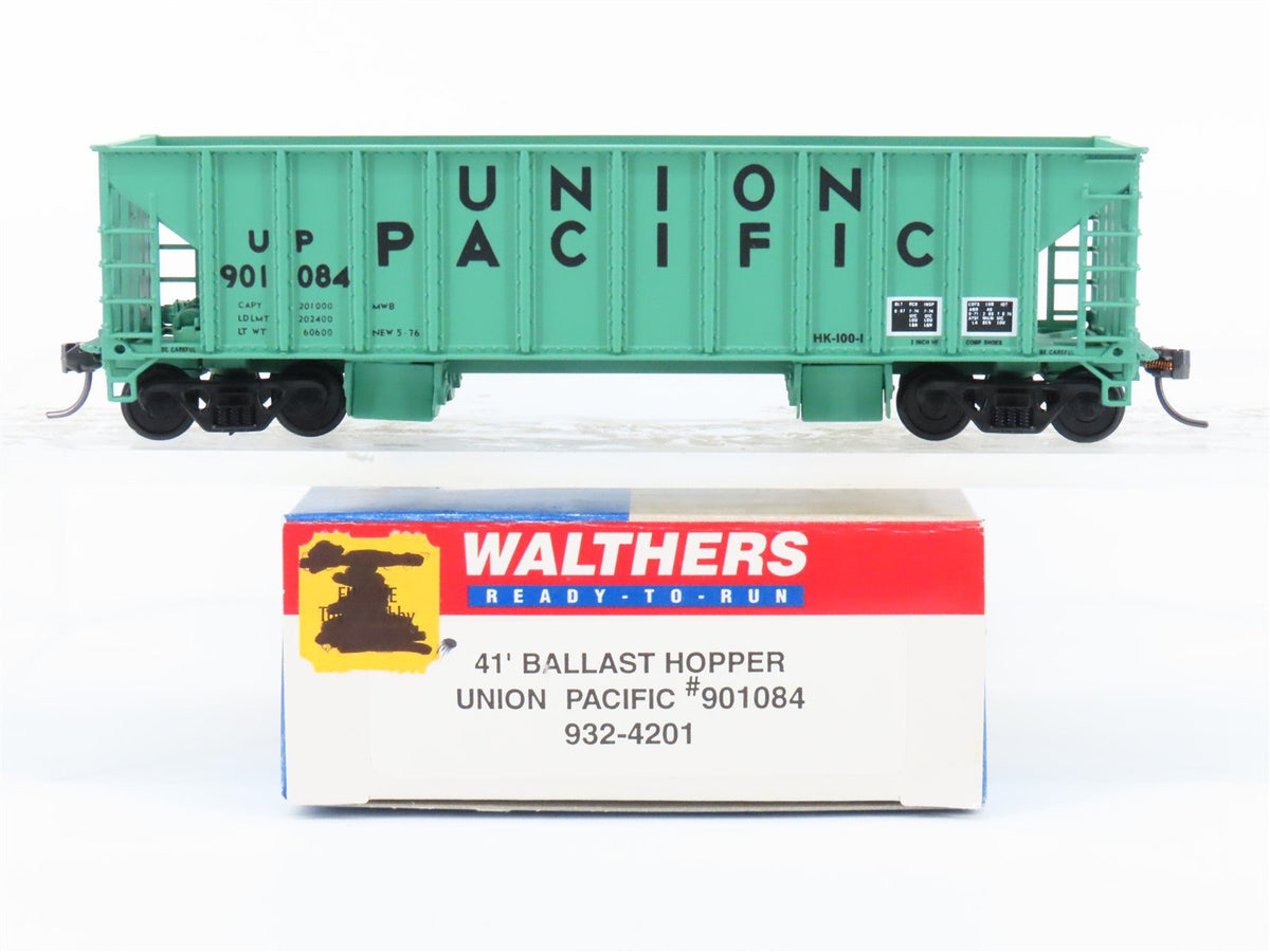 HO Scale Walthers 932-4201 UP Union Pacific Railroad 41&#39; Ballast Hopper #901084