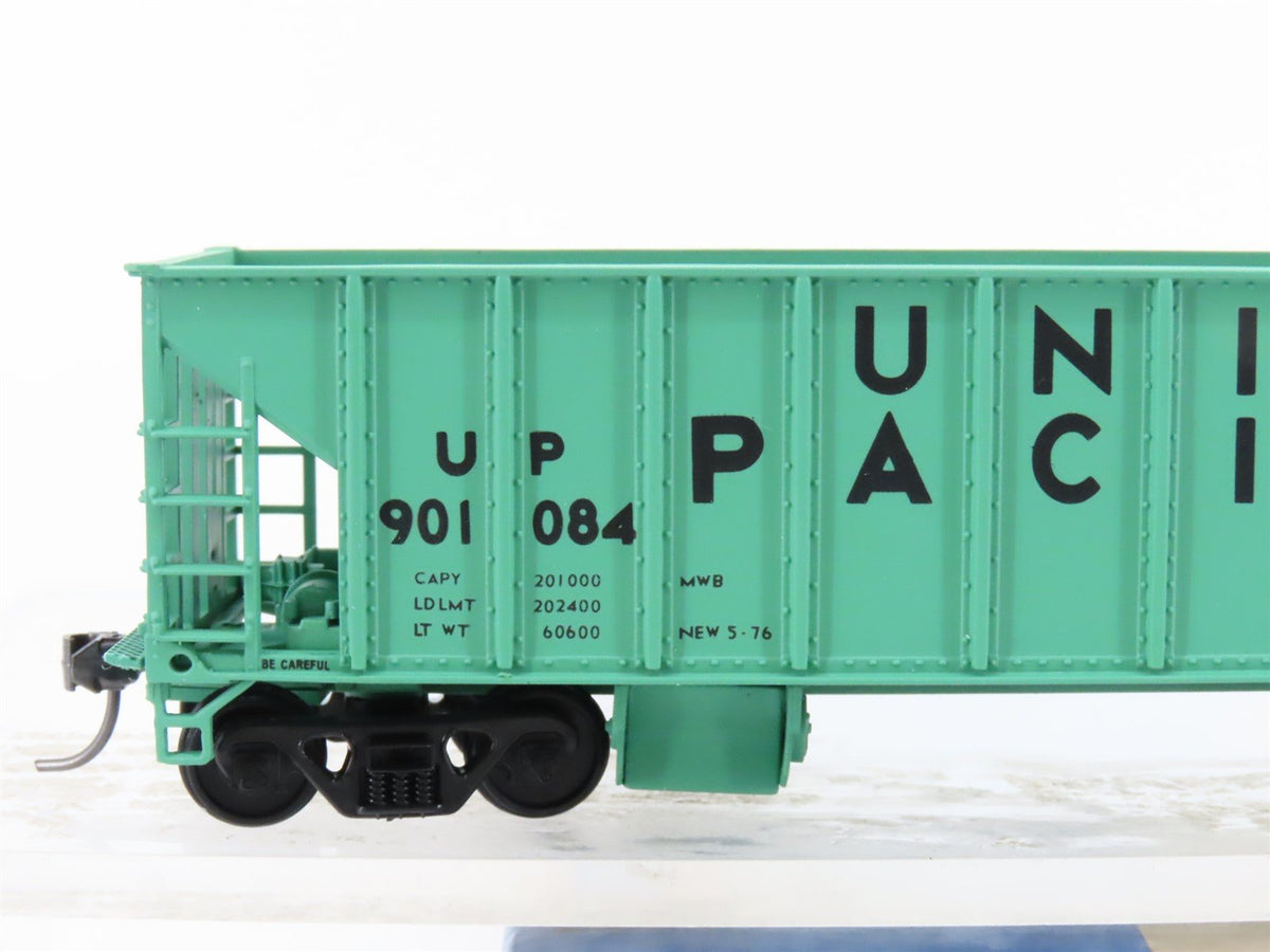 HO Scale Walthers 932-4201 UP Union Pacific Railroad 41&#39; Ballast Hopper #901084