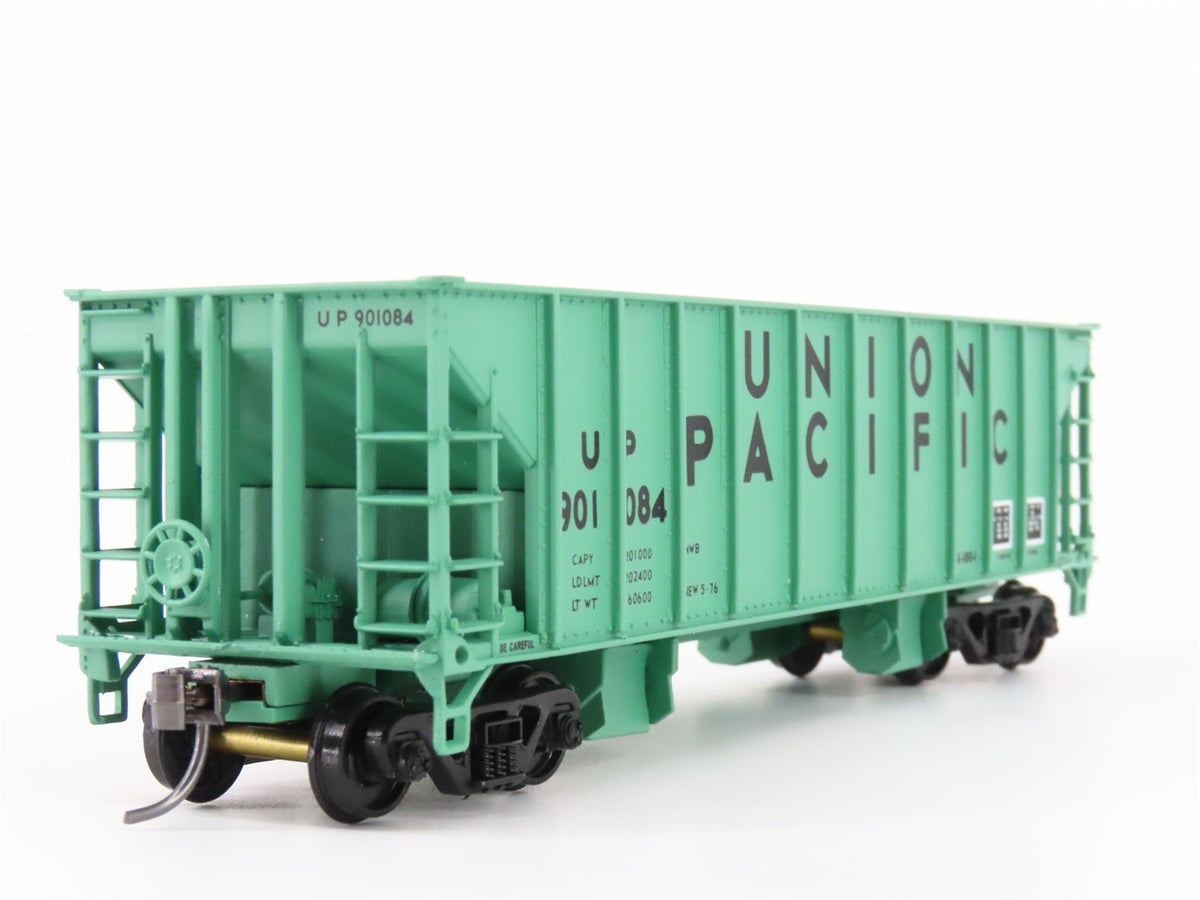 HO Scale Walthers 932-4201 UP Union Pacific Railroad 41&#39; Ballast Hopper #901084