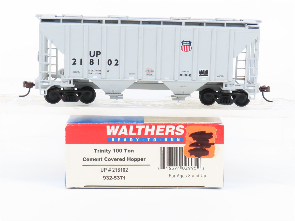 HO Scale Walthers 932-5371 UP Union Pacific Railroad 2-Bay Hopper #218102