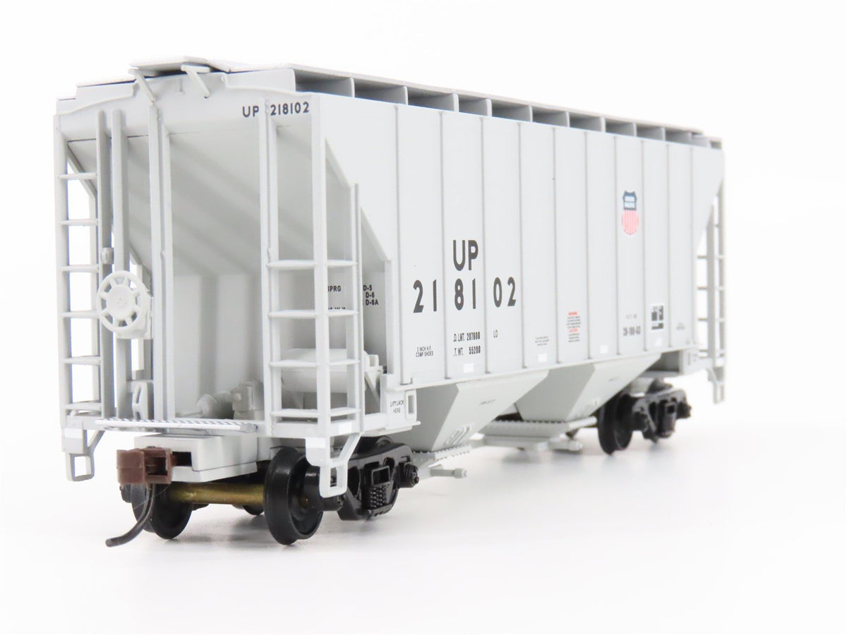 HO Scale Walthers 932-5371 UP Union Pacific Railroad 2-Bay Hopper #218102