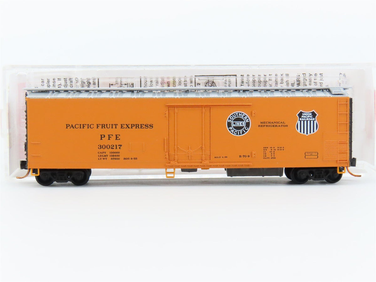 N Scale Micro-Trains MTL 06900190 SP UP PFE 51&#39; Mechanical Reefer #300217