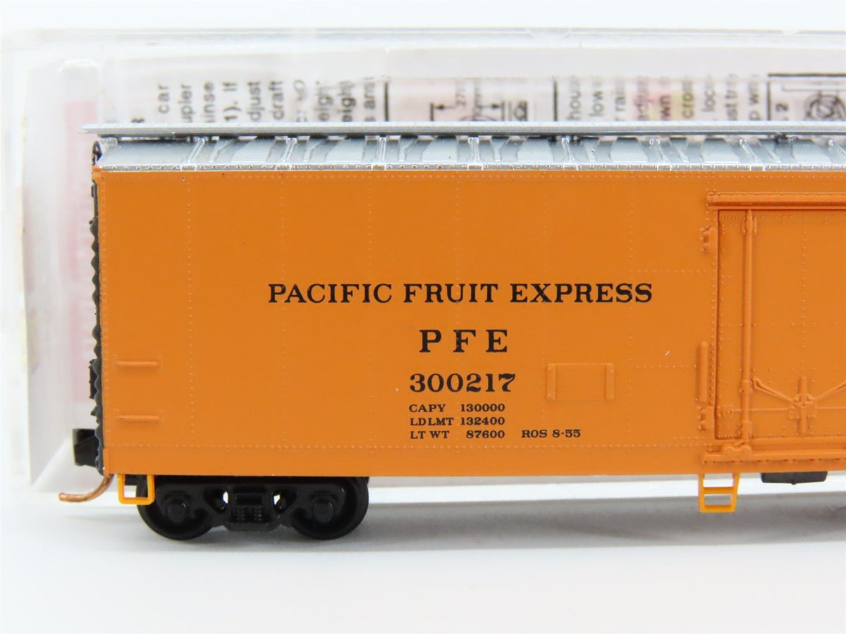 N Scale Micro-Trains MTL 06900190 SP UP PFE 51&#39; Mechanical Reefer #300217