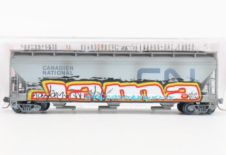 N Scale Micro-Trains MTL #09444230 CN Canadian National 3-Bay Hopper #388531