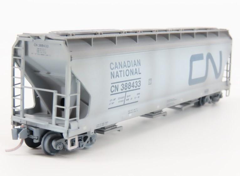 N Scale Micro-Trains MTL #09444230 CN Canadian National 3-Bay Hopper #388531