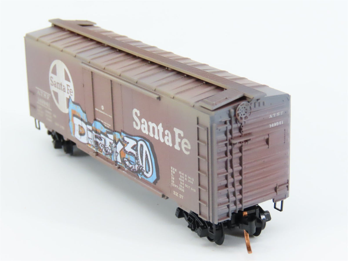 N Micro-Trains MTL 02144110 ATSF Santa Fe Box Car #149941 - Weathered &amp; Graffiti